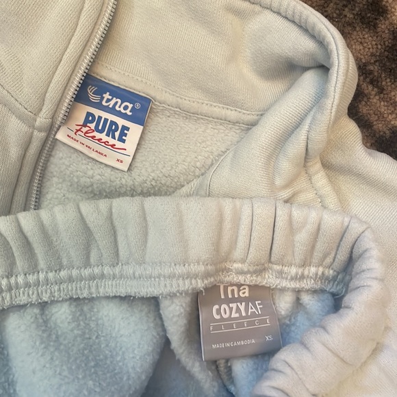 TNA Light blue sweatsuit - Picture 6 of 7